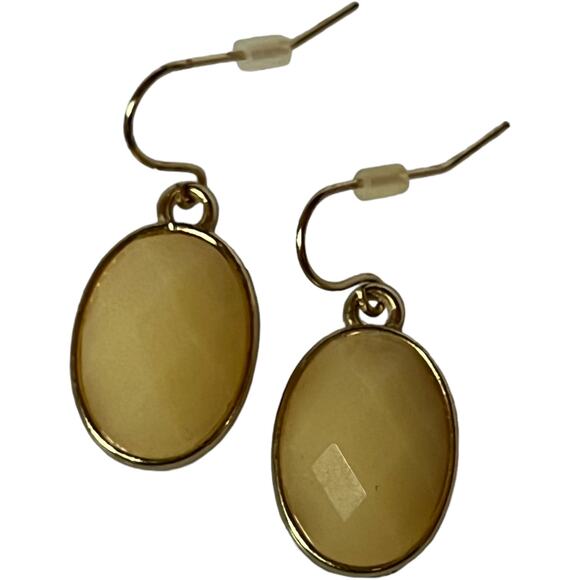 Elegant Cream and Gold-Tone Dangle Drop Earrings - Picture 2 of 7